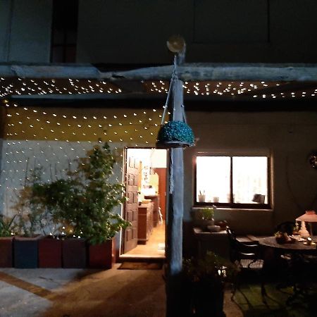 Guesthouse Gate5 อนาเดีย ภายนอก รูปภาพ