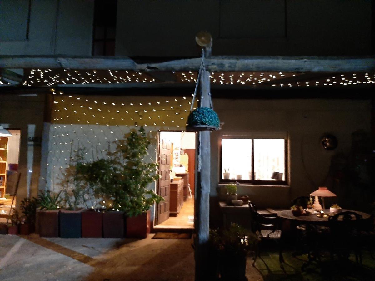 Guesthouse Gate5 อนาเดีย ภายนอก รูปภาพ